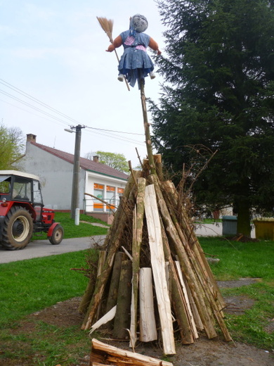 Stavění májky 2013